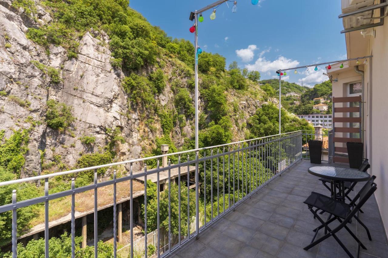 Stunning Apartment In Quiet Street Near Center With Free Parking 4 Floor Риека Экстерьер фото