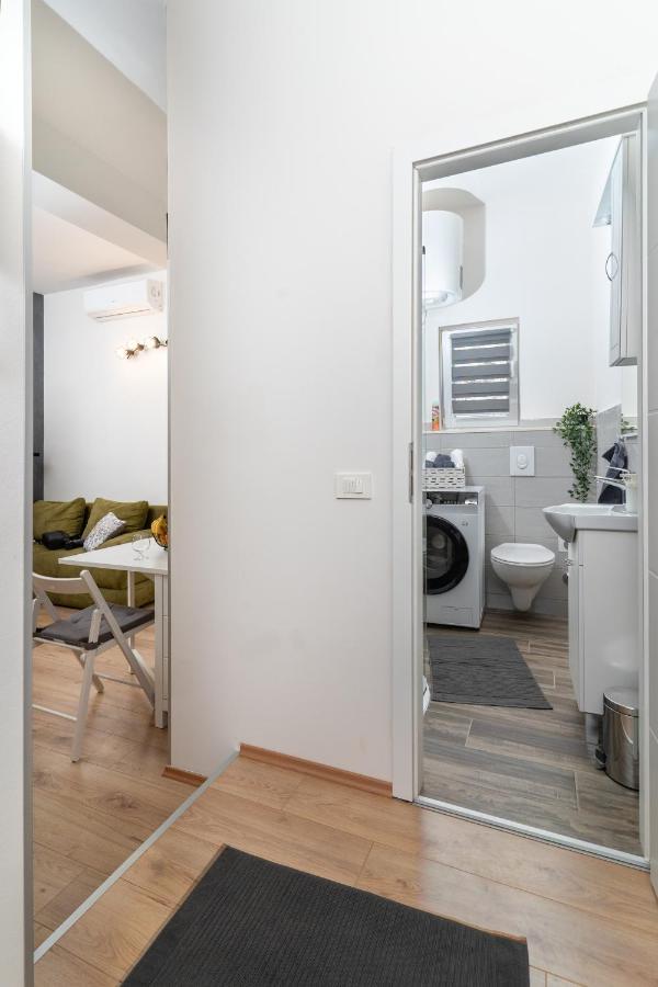 Stunning Apartment In Quiet Street Near Center With Free Parking 4 Floor Риека Экстерьер фото
